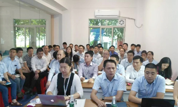 聚焦目的，，，，，，，全力以赴——2018年明升mansion88年中聚会圆满举行